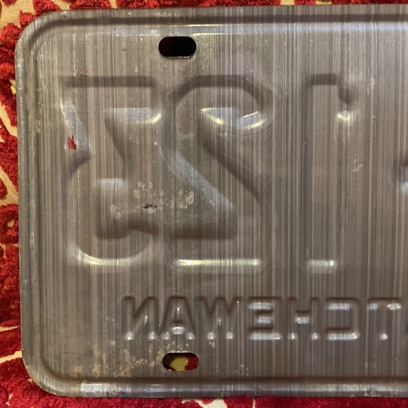 Rustic Retro 1975 Saskatchewan License Plate - Picture 6 of 8